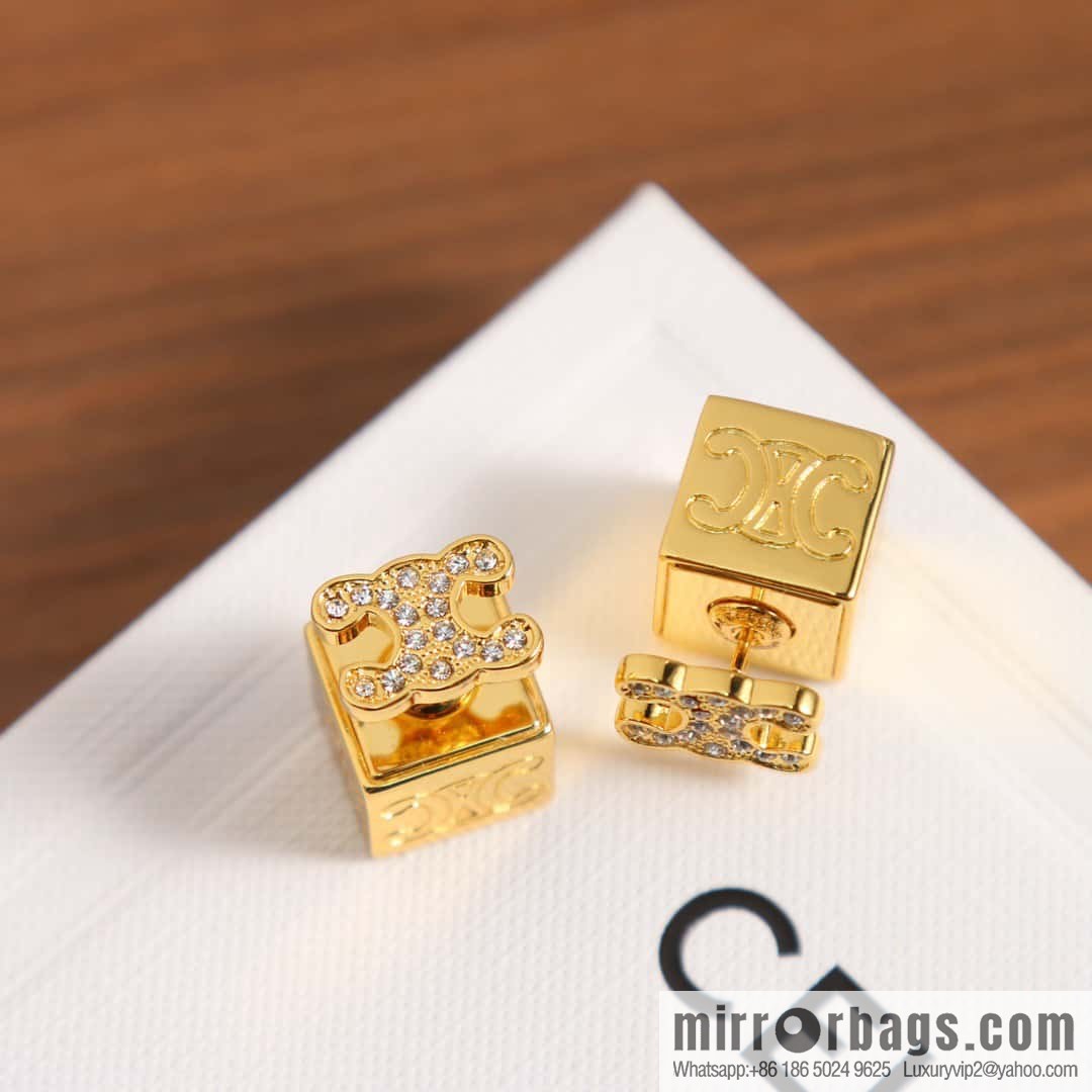 ❗️New ❗️ ☀️ New ☑️ Celine Celine dice stud earrings ☀️