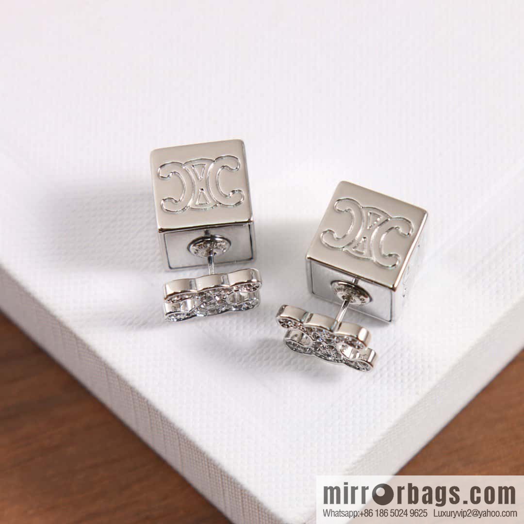 ❗️New ❗️ ☀️ New ☑️ Celine Celine dice stud earrings ☀️