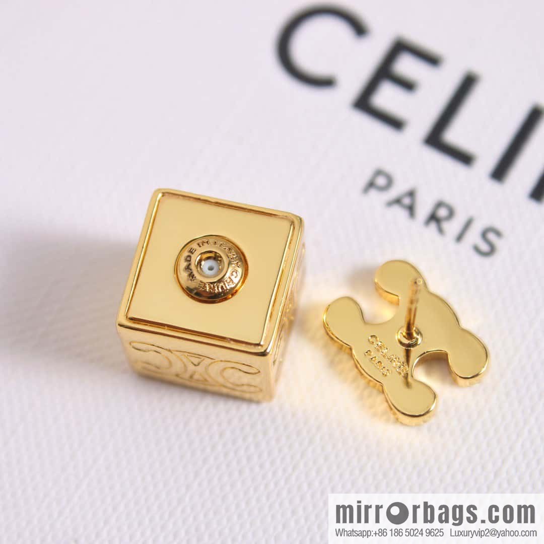 ❗️New ❗️ ☀️ New ☑️ Celine Celine dice stud earrings ☀️