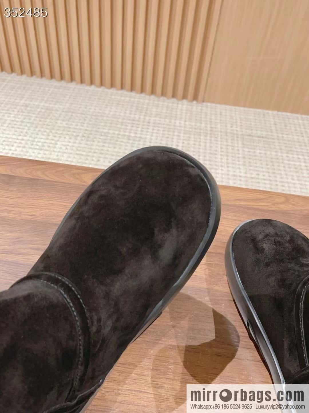 ๐ฐ๐ฐ๐๐จ๐ญ๐ญ๐๐ ๐ ๐๐๐ง๐๐ญ๐ BV autumn and winter new round head simple snow boots fluffy short boots