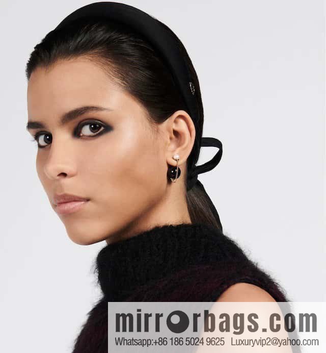 New ☑️ DIOR black pearl stud earrings