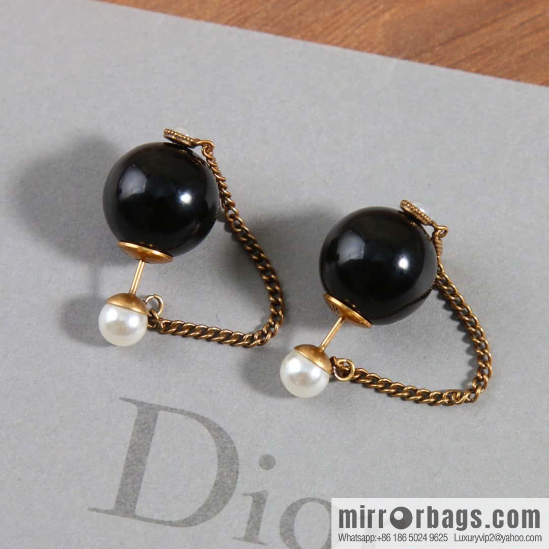 New ☑️ DIOR black pearl stud earrings