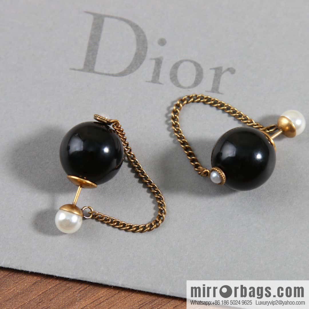 New ☑️ DIOR black pearl stud earrings