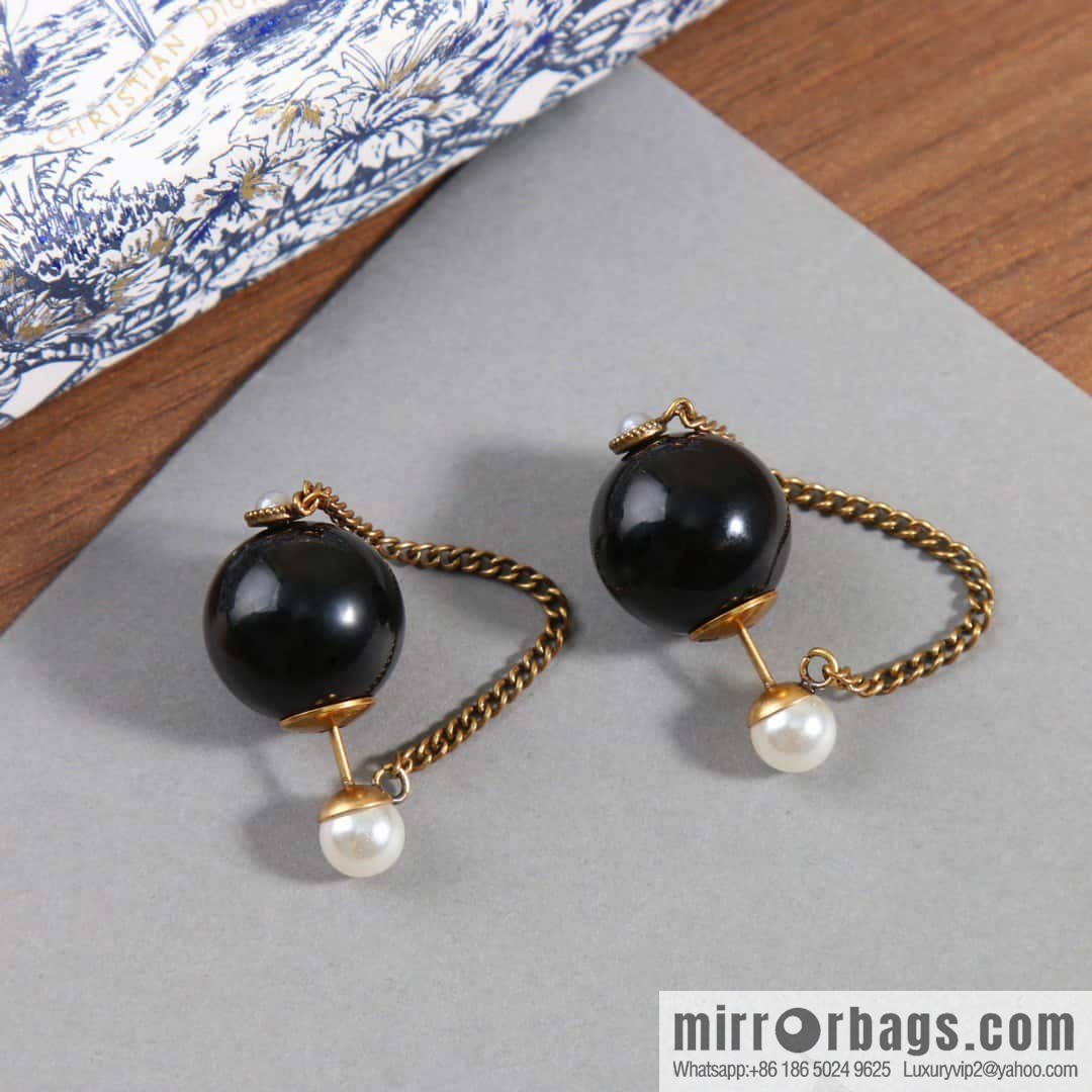 New ☑️ DIOR black pearl stud earrings