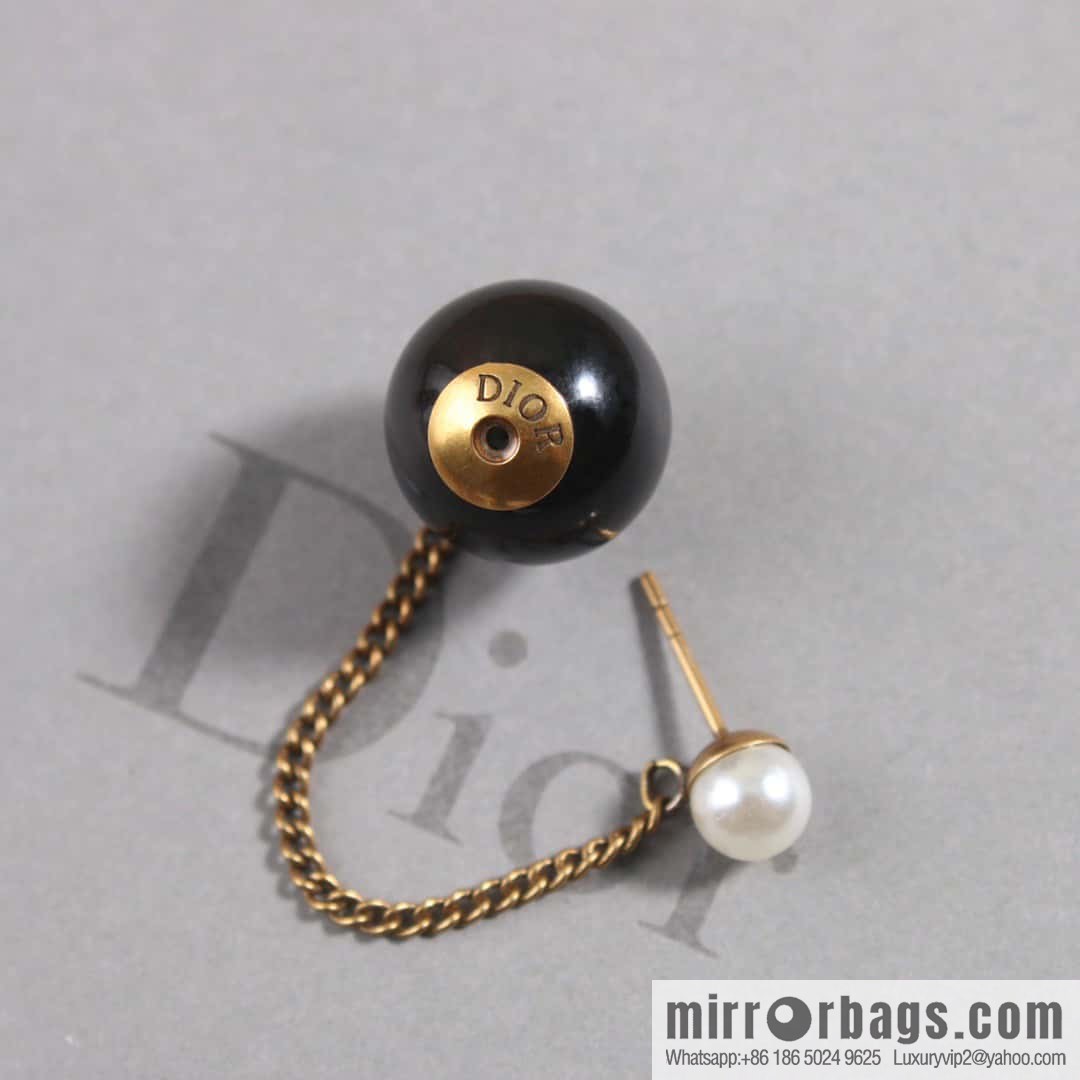 New ☑️ DIOR black pearl stud earrings