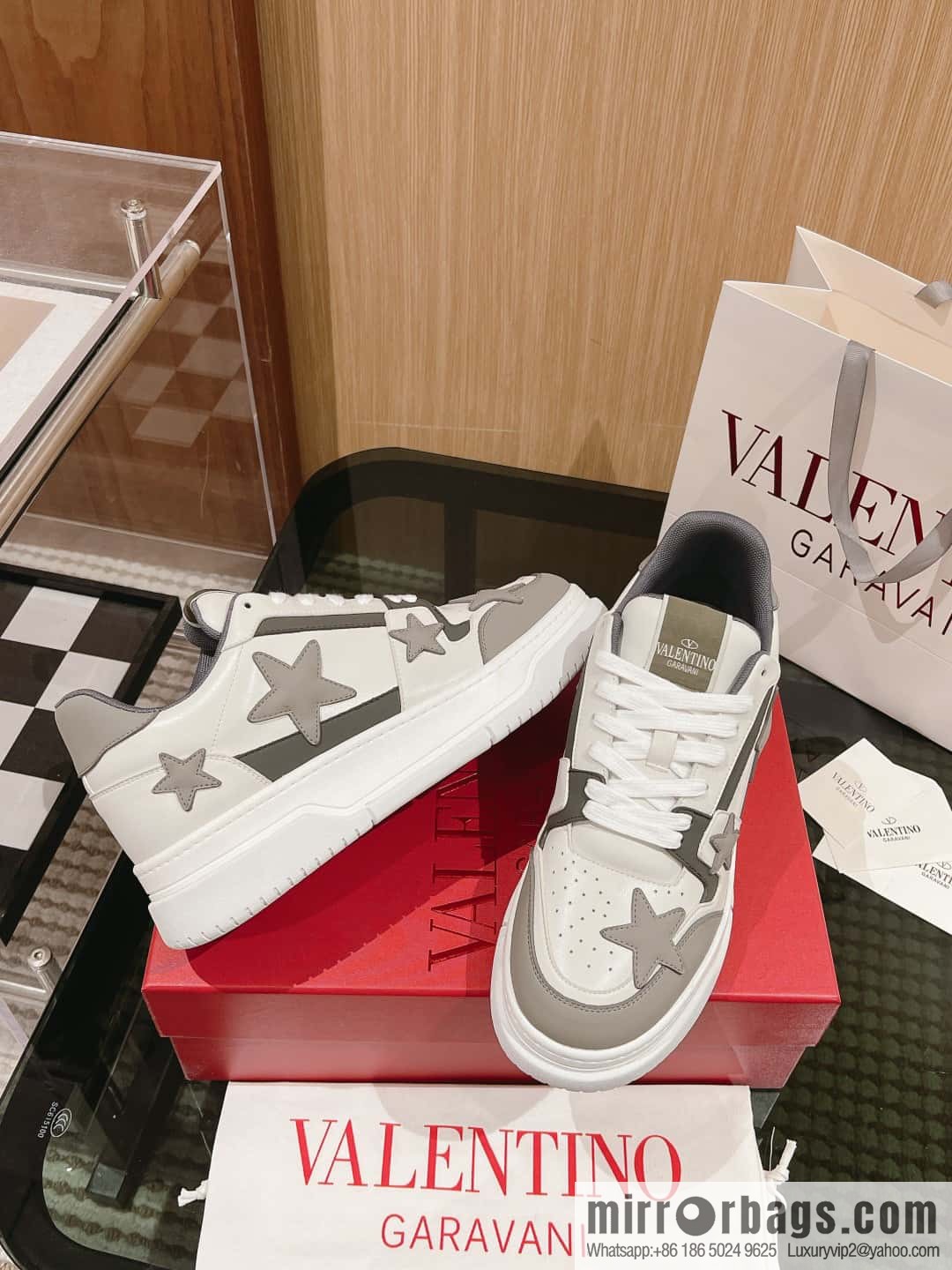 🐰🐰Valentino 2023 early autumn new star shoes Wang Hedi Ren Jialun star the same style