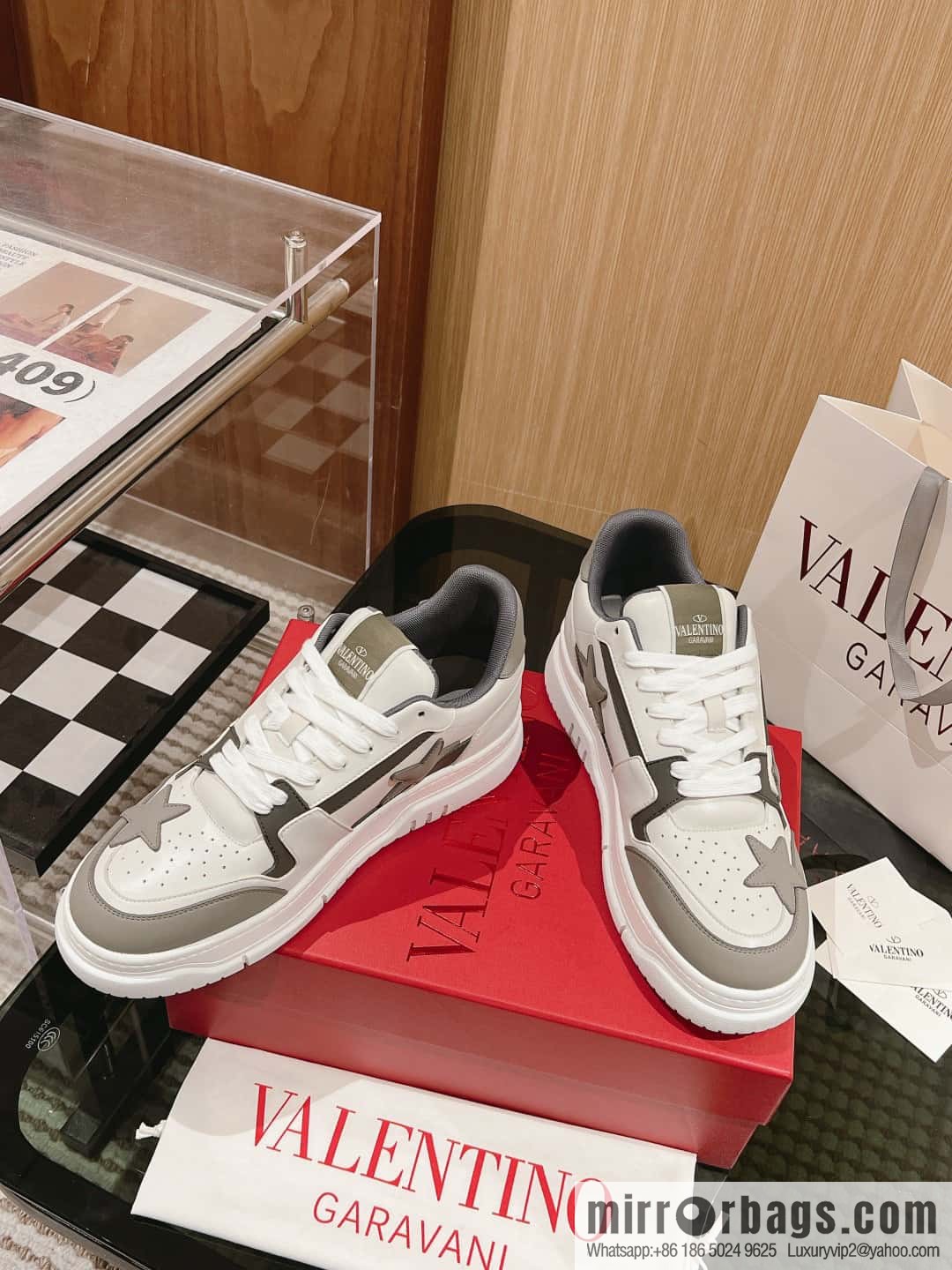 🐰🐰Valentino 2023 early autumn new star shoes Wang Hedi Ren Jialun star the same style