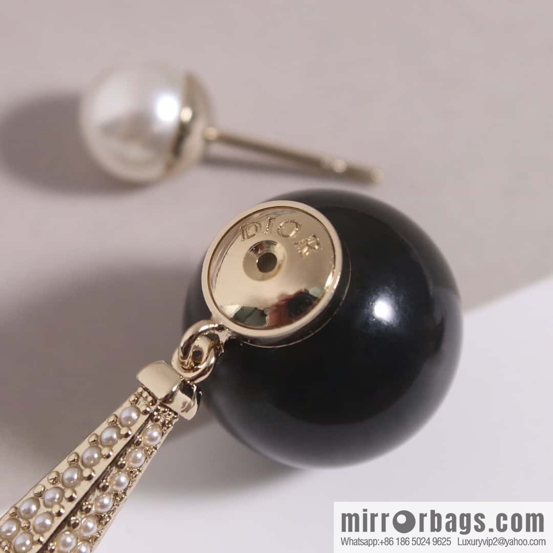 New ☑️ DIOR Asymmetrical Black Pearl Eiffel Tower Earrings