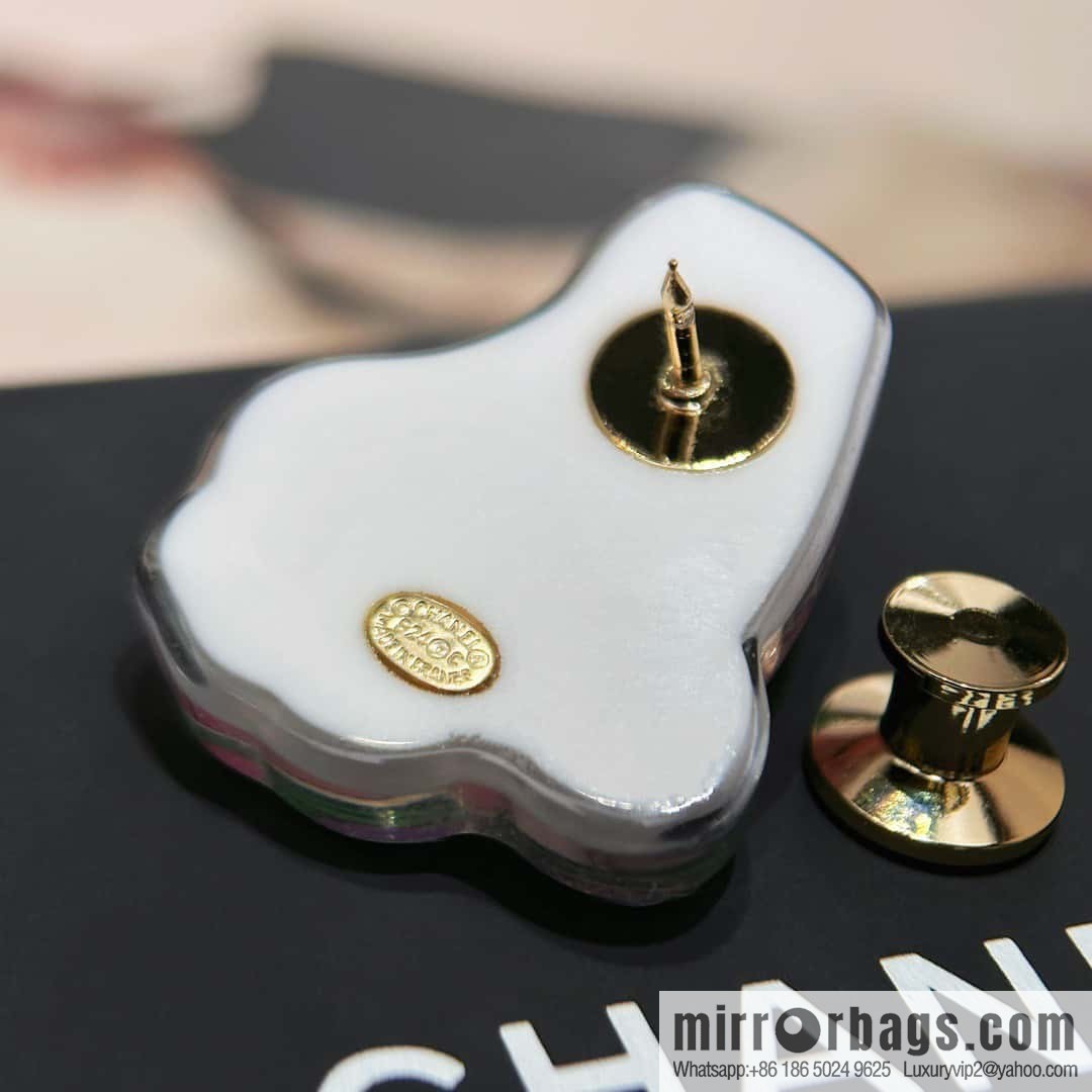 ☀️New ☑️ Chanel skate brooch ☀️