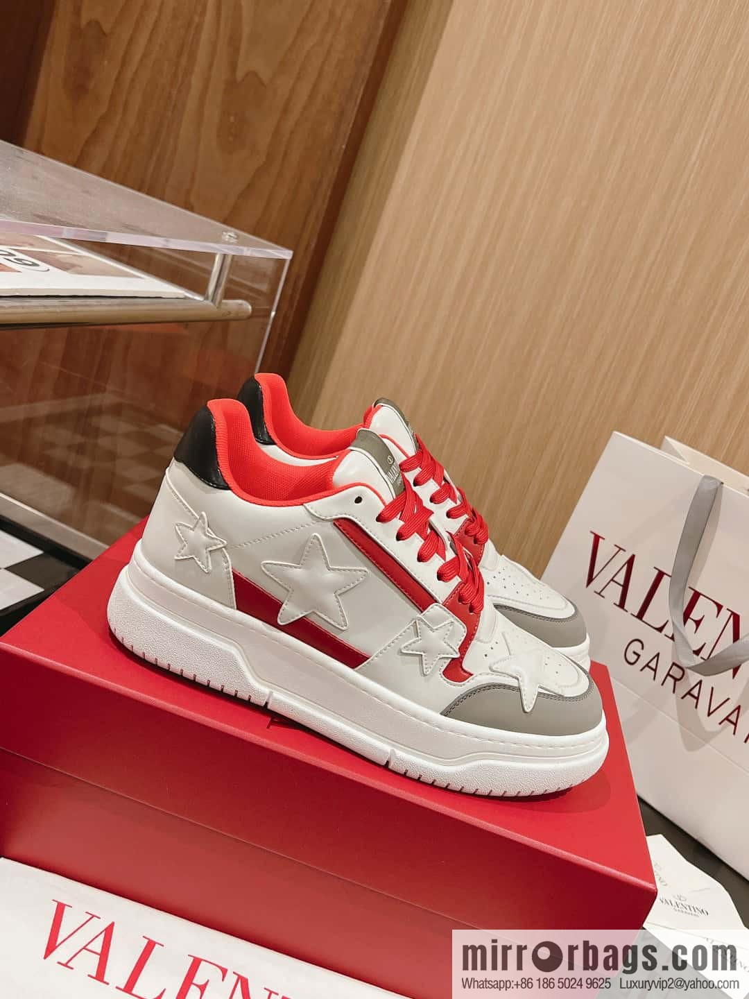 🐰🐰Valentino 2023 early autumn new star shoes Wang Hedi Ren Jialun star the same style