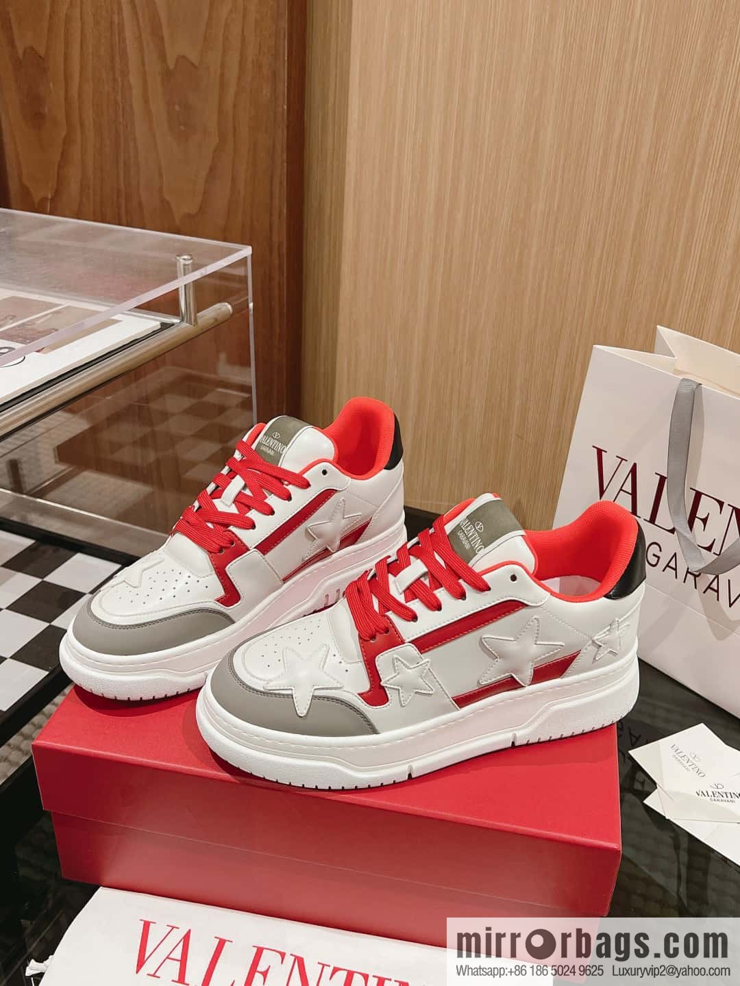 🐰🐰Valentino 2023 early autumn new star shoes Wang Hedi Ren Jialun star the same style
