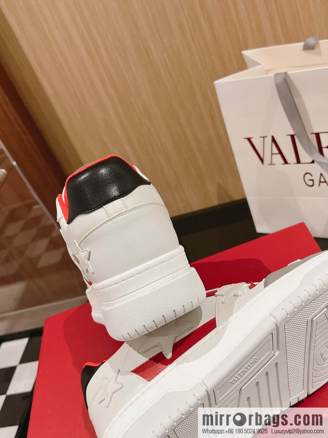 🐰🐰Valentino 2023 early autumn new star shoes Wang Hedi Ren Jialun star the same style