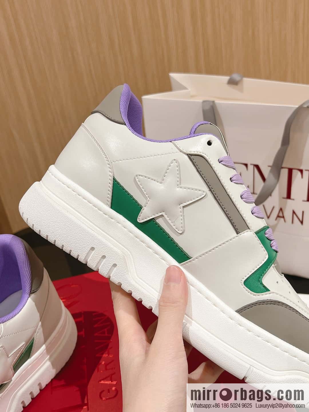 🐰🐰Valentino 2023 early autumn new star shoes Wang Hedi Ren Jialun star the same style