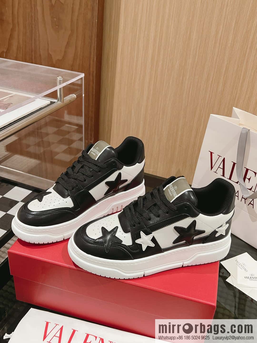 🐰🐰Valentino 2023 early autumn new star shoes Wang Hedi Ren Jialun star the same style