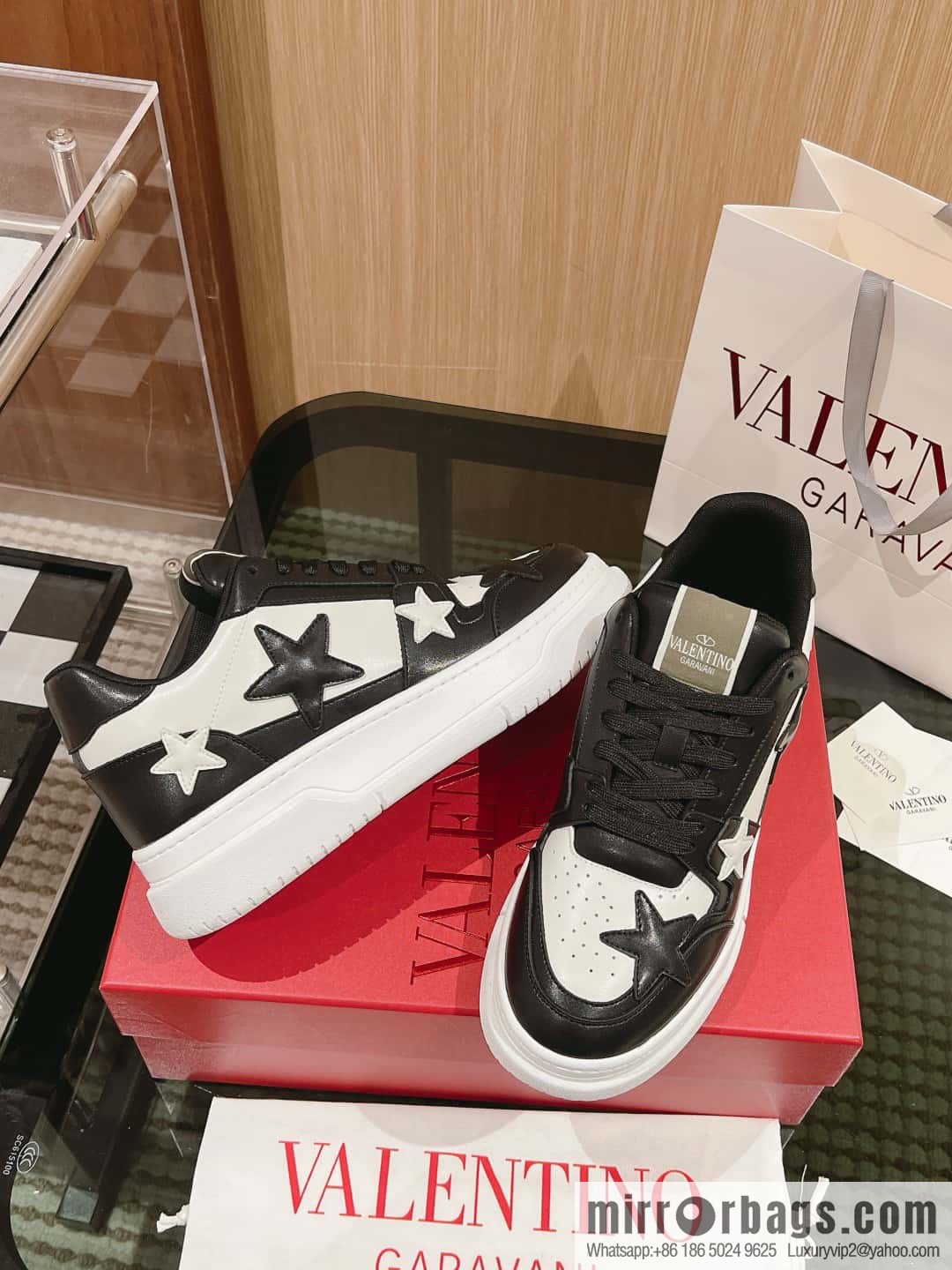 🐰🐰Valentino 2023 early autumn new star shoes Wang Hedi Ren Jialun star the same style