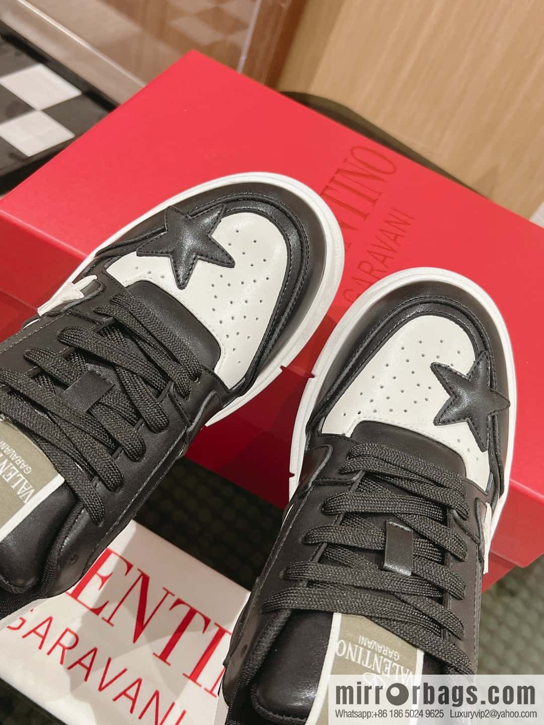 🐰🐰Valentino 2023 early autumn new star shoes Wang Hedi Ren Jialun star the same style