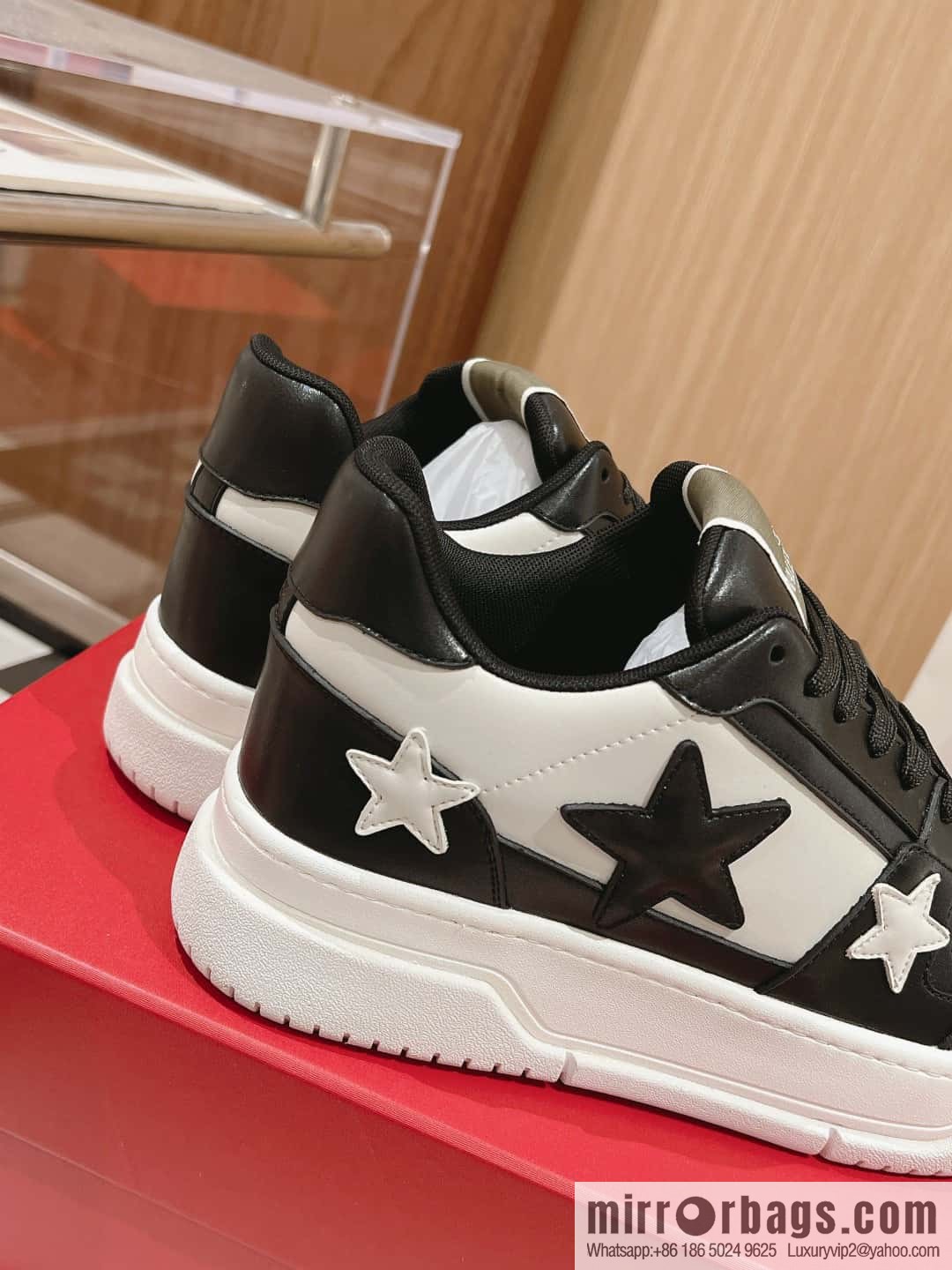 🐰🐰Valentino 2023 early autumn new star shoes Wang Hedi Ren Jialun star the same style