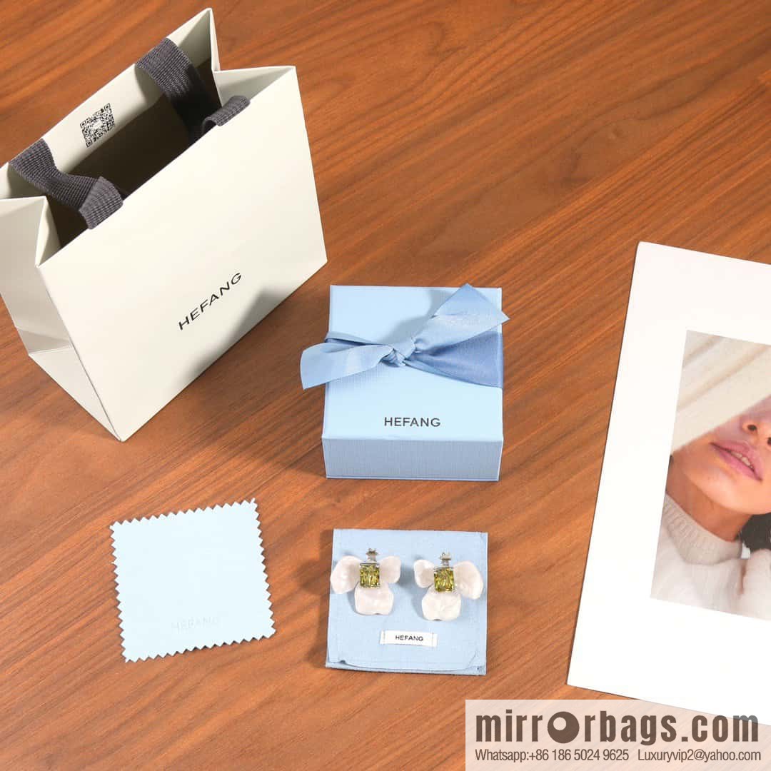 HEFANG He Fang White Iris Sugar Cube Earrings Removable 925 Silver Stud Earrings