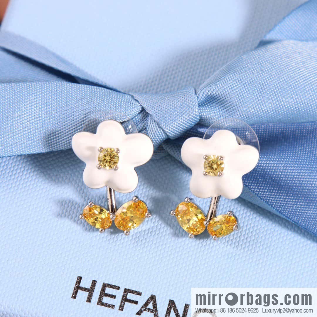 ☀️ HEFANG WHERE Cream Flower Earrings