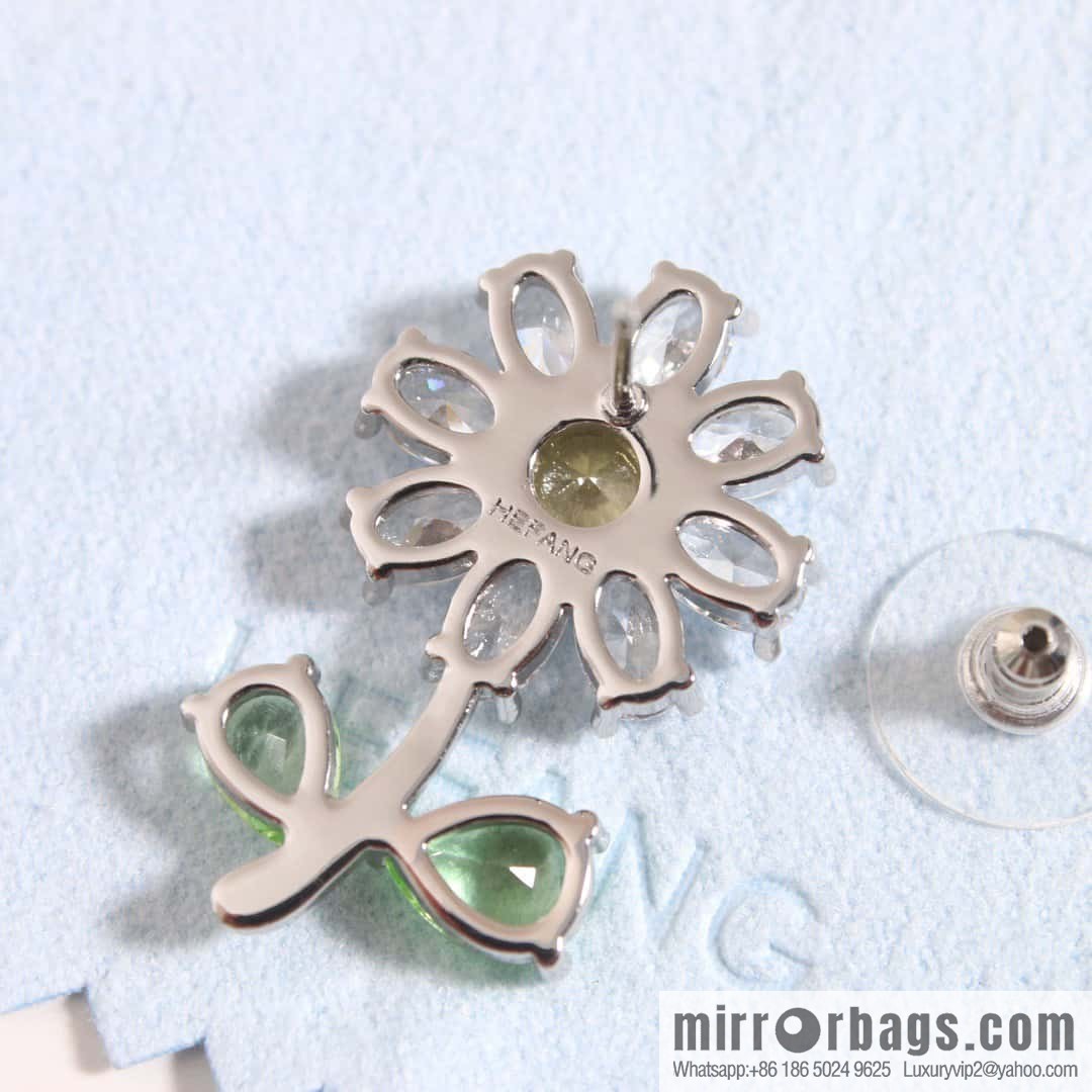 HEFANG little daisy flower stud earrings