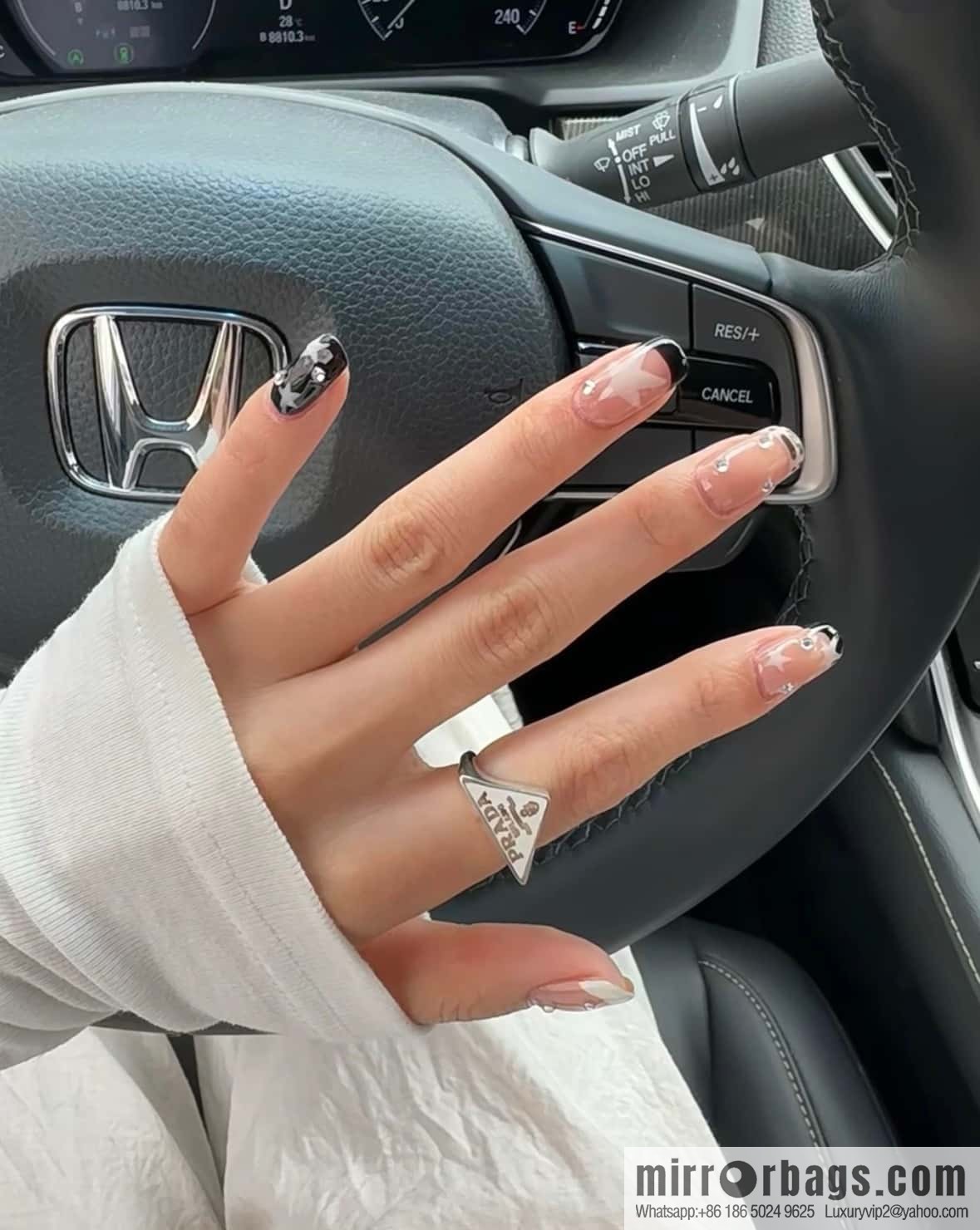☀️Prada triangle mark, open ring ☀️