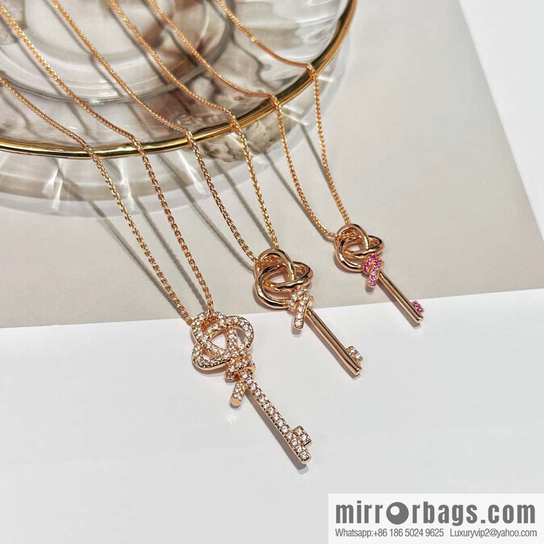 ❗️New ❗️ New ☑️ TIFFANY & Co. Woven Pink Diamond Key Necklace