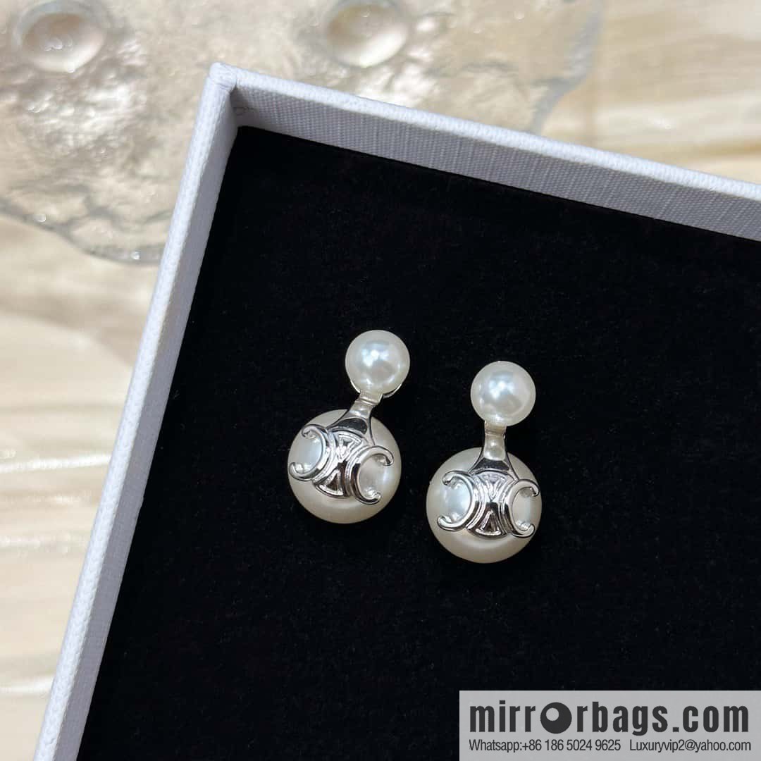 ☀️New ☑️ Celine Arc de Triomphe pearl stud earrings ☀️