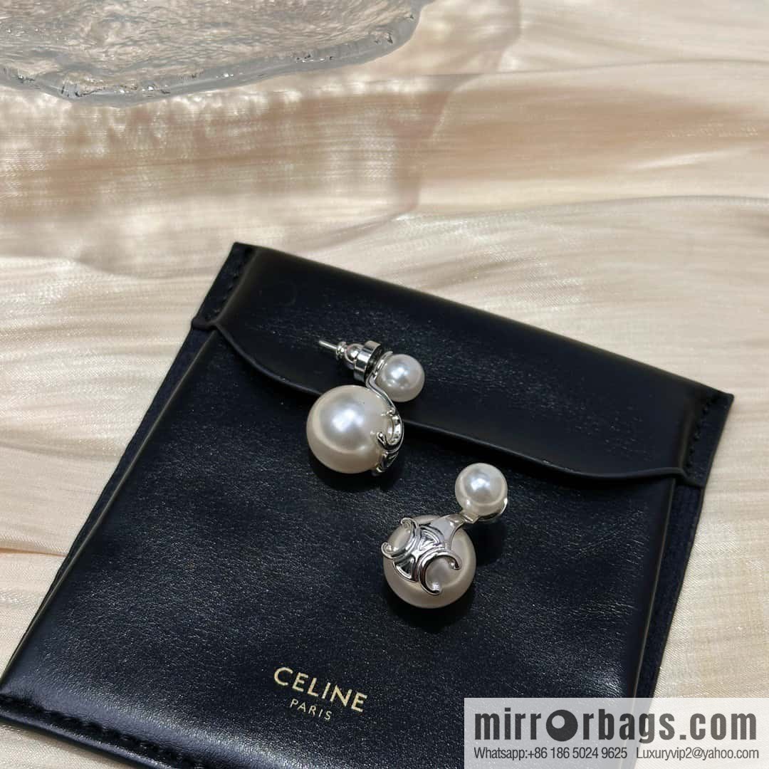 ☀️New ☑️ Celine Arc de Triomphe pearl stud earrings ☀️