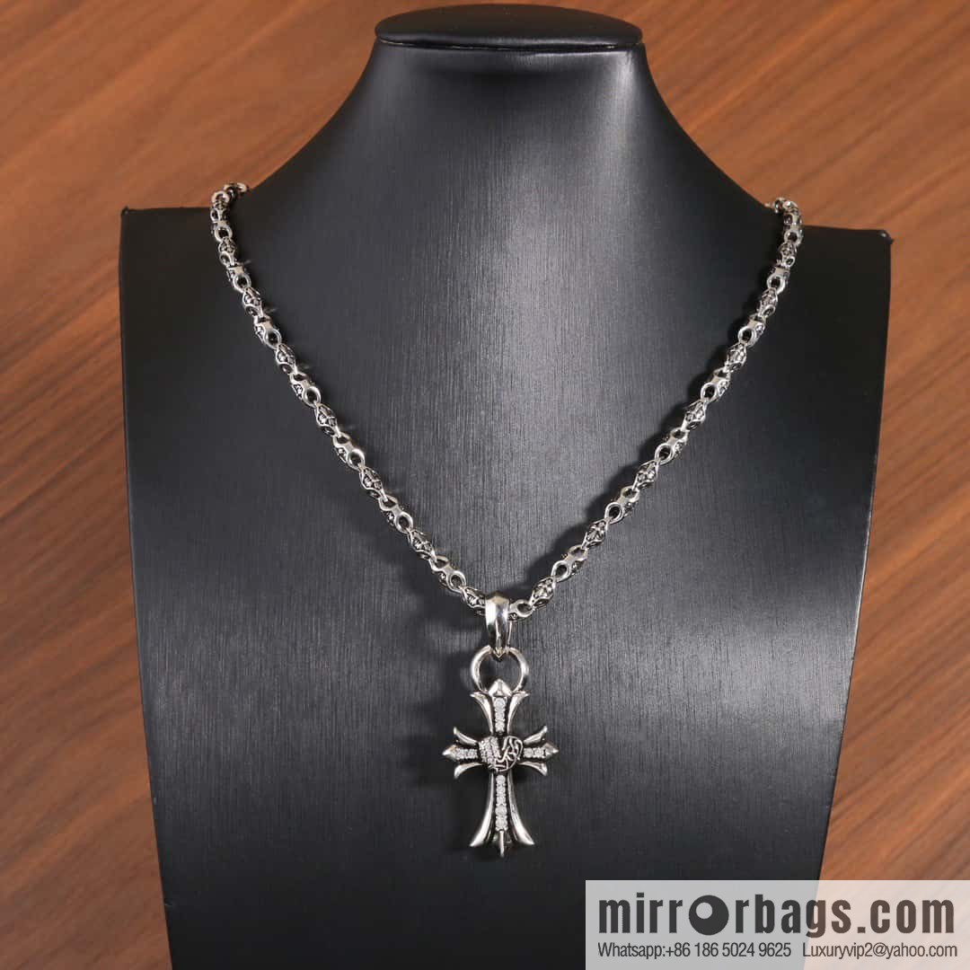 ☀New Croxin Cross Necklace ☀️ Size 60cm Pendant 4cm ☀