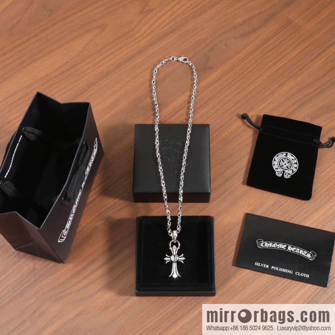 ☀New Croxin Cross Necklace ☀️ Size 60cm Pendant 4cm ☀