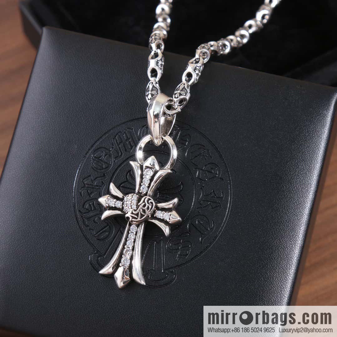 ☀New Croxin Cross Necklace ☀️ Size 60cm Pendant 4cm ☀