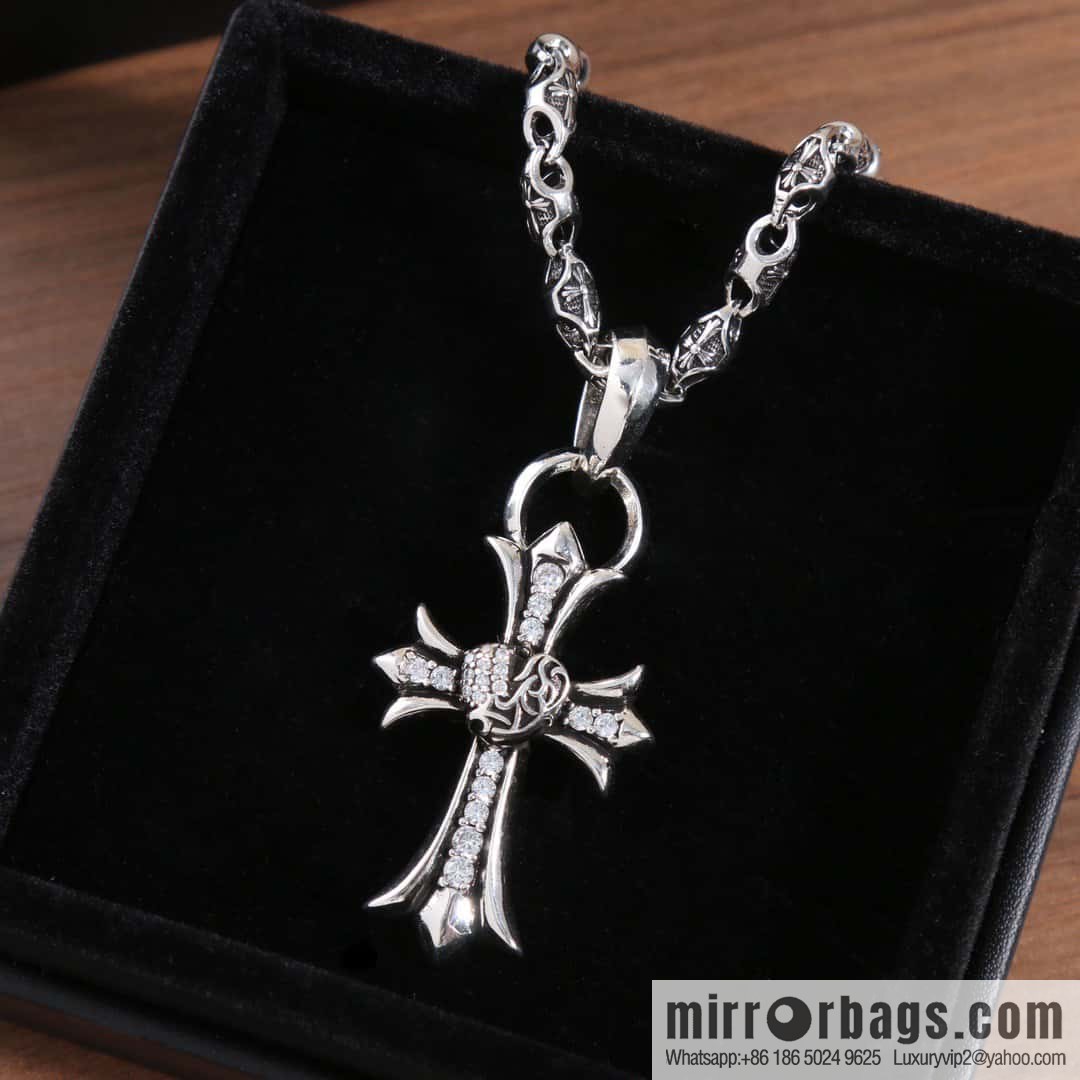 ☀New Croxin Cross Necklace ☀️ Size 60cm Pendant 4cm ☀