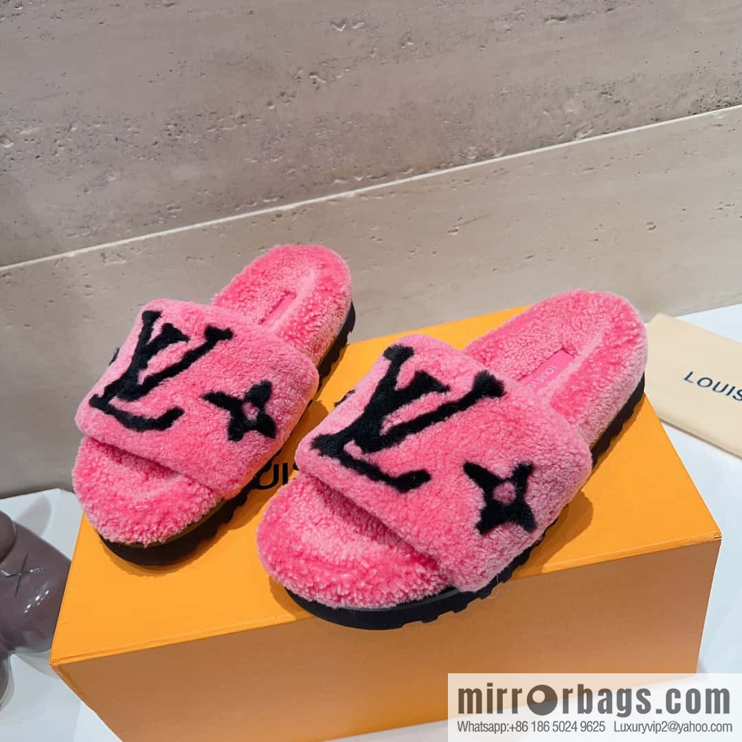 🐰🐰(Top version) Louis vuitton 2023 new wool slippers fine soft wool, grade 1 quality 🔝 pure fur
