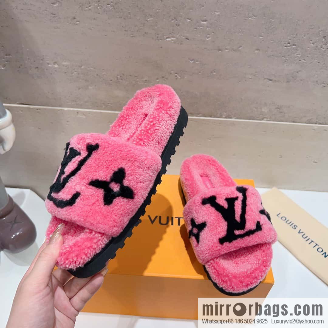 🐰🐰(Top version) Louis vuitton 2023 new wool slippers fine soft wool, grade 1 quality 🔝 pure fur