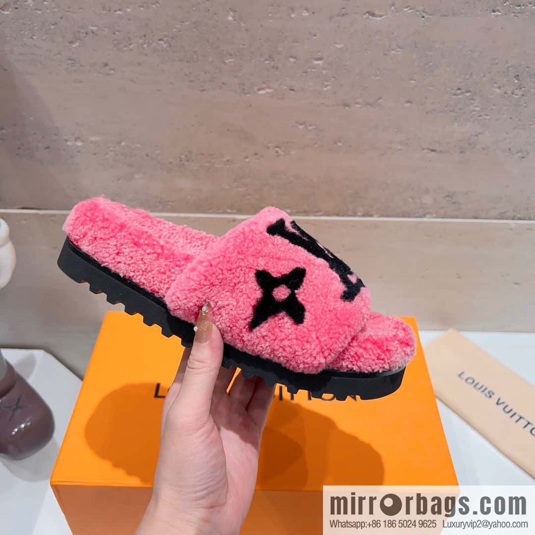 🐰🐰(Top version) Louis vuitton 2023 new wool slippers fine soft wool, grade 1 quality 🔝 pure fur