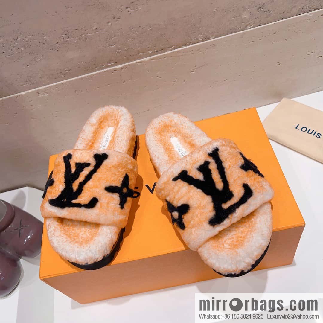 🐰🐰(Top version) Louis vuitton 2023 new wool slippers fine soft wool, grade 1 quality 🔝 pure fur