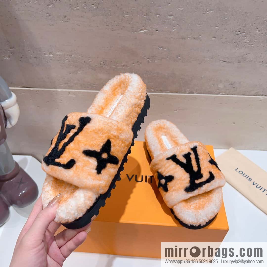 🐰🐰(Top version) Louis vuitton 2023 new wool slippers fine soft wool, grade 1 quality 🔝 pure fur