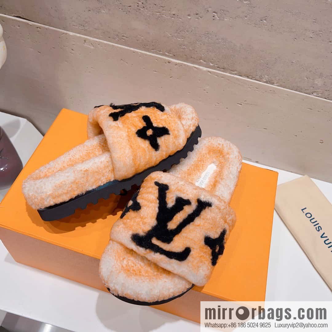 🐰🐰(Top version) Louis vuitton 2023 new wool slippers fine soft wool, grade 1 quality 🔝 pure fur