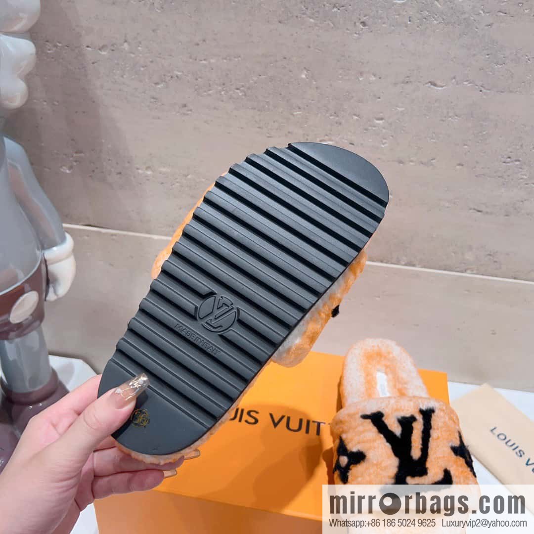 🐰🐰(Top version) Louis vuitton 2023 new wool slippers fine soft wool, grade 1 quality 🔝 pure fur