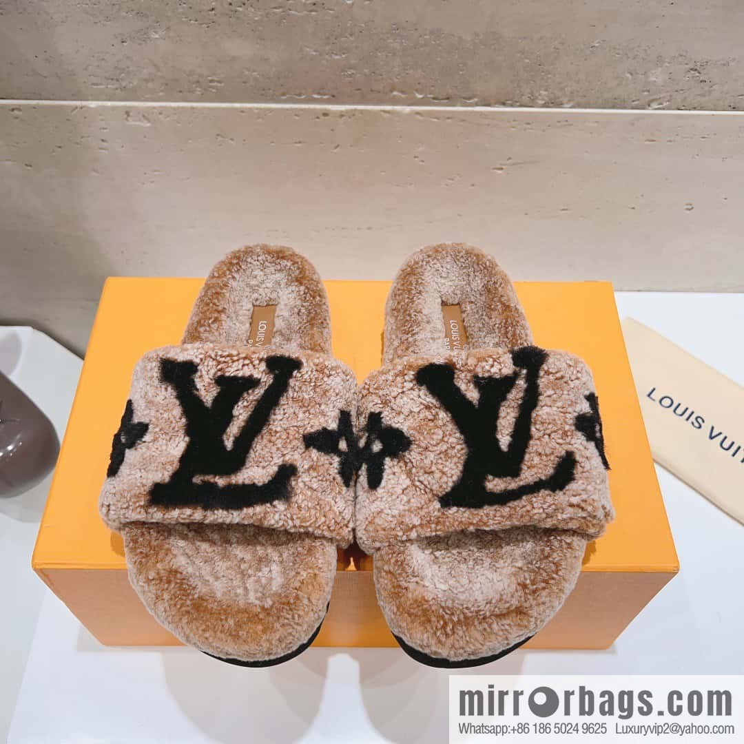 🐰🐰(Top version) Louis vuitton 2023 new wool slippers fine soft wool, grade 1 quality 🔝 pure fur