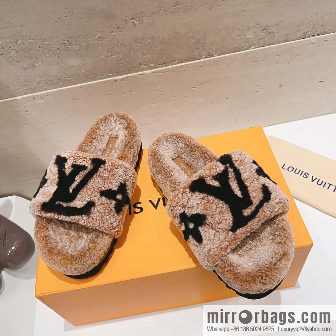 🐰🐰(Top version) Louis vuitton 2023 new wool slippers fine soft wool, grade 1 quality 🔝 pure fur