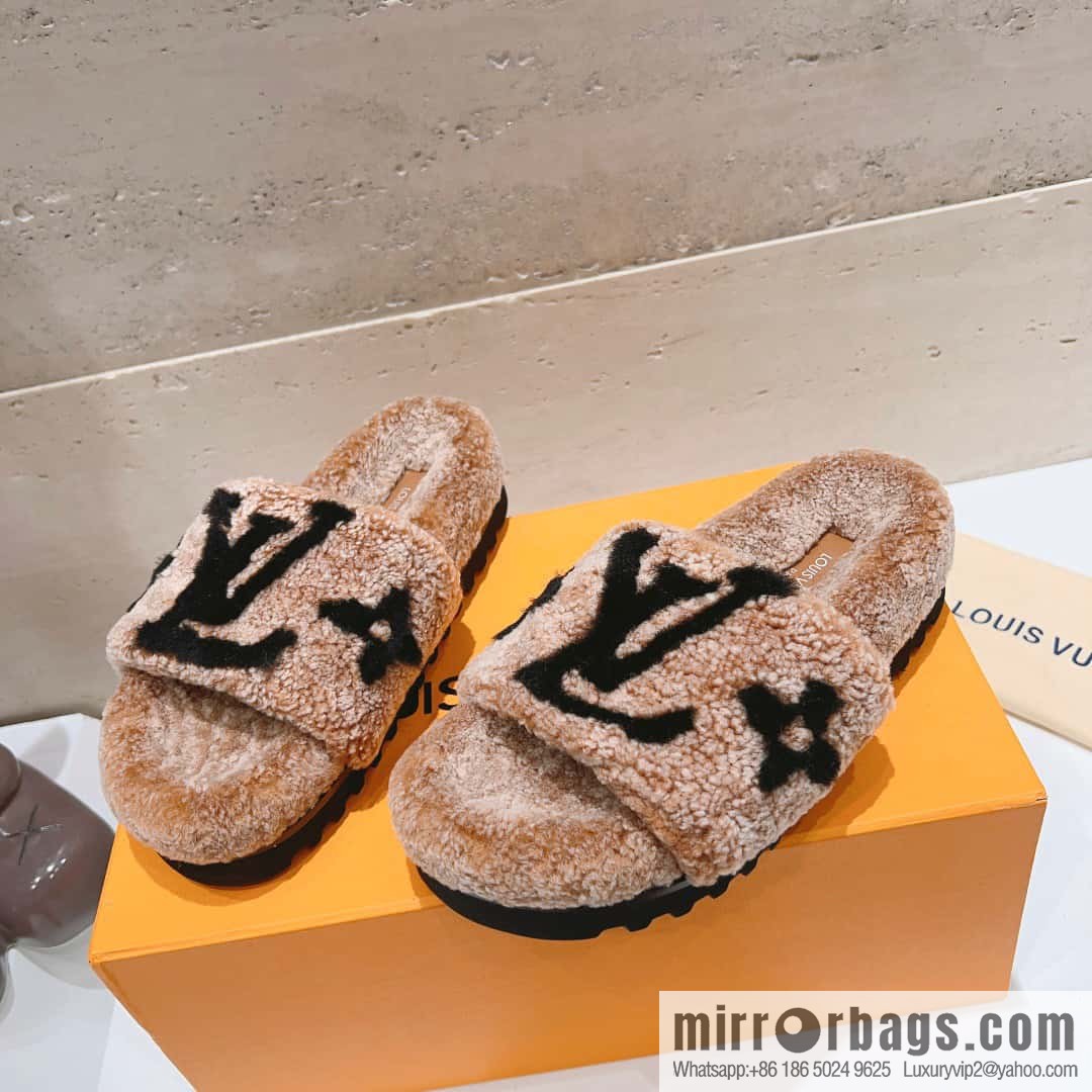 🐰🐰(Top version) Louis vuitton 2023 new wool slippers fine soft wool, grade 1 quality 🔝 pure fur