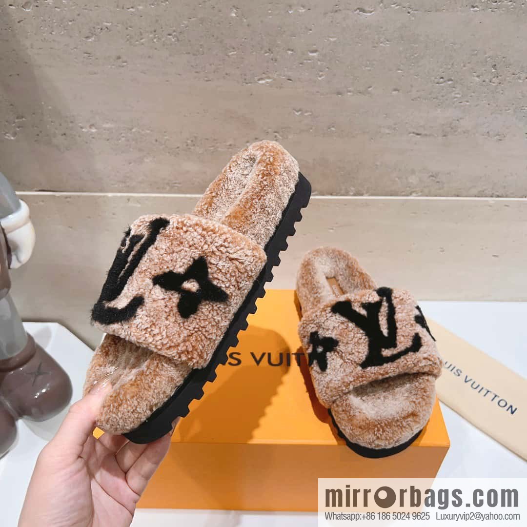 🐰🐰(Top version) Louis vuitton 2023 new wool slippers fine soft wool, grade 1 quality 🔝 pure fur