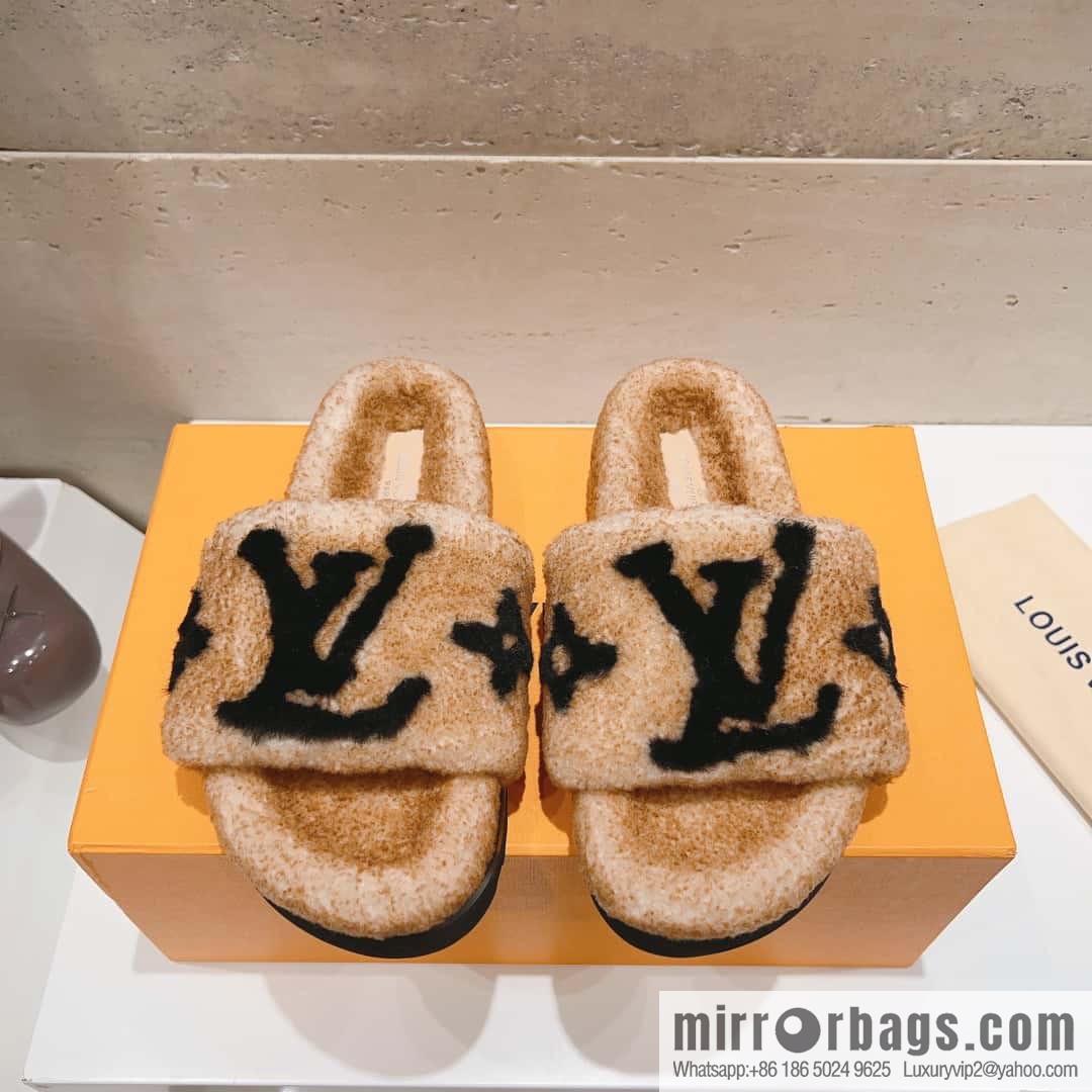 🐰🐰(Top version) Louis vuitton 2023 new wool slippers fine soft wool, grade 1 quality 🔝 pure fur