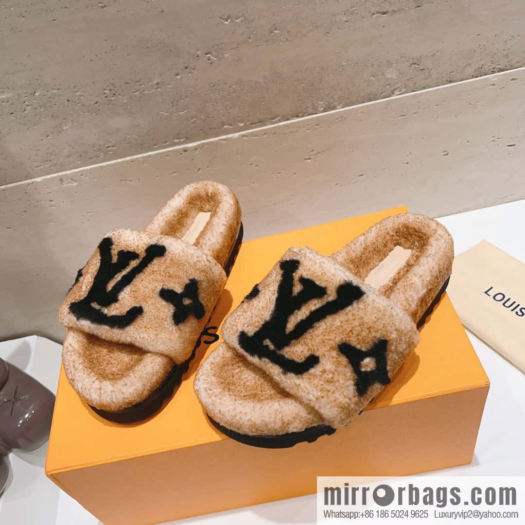 🐰🐰(Top version) Louis vuitton 2023 new wool slippers fine soft wool, grade 1 quality 🔝 pure fur