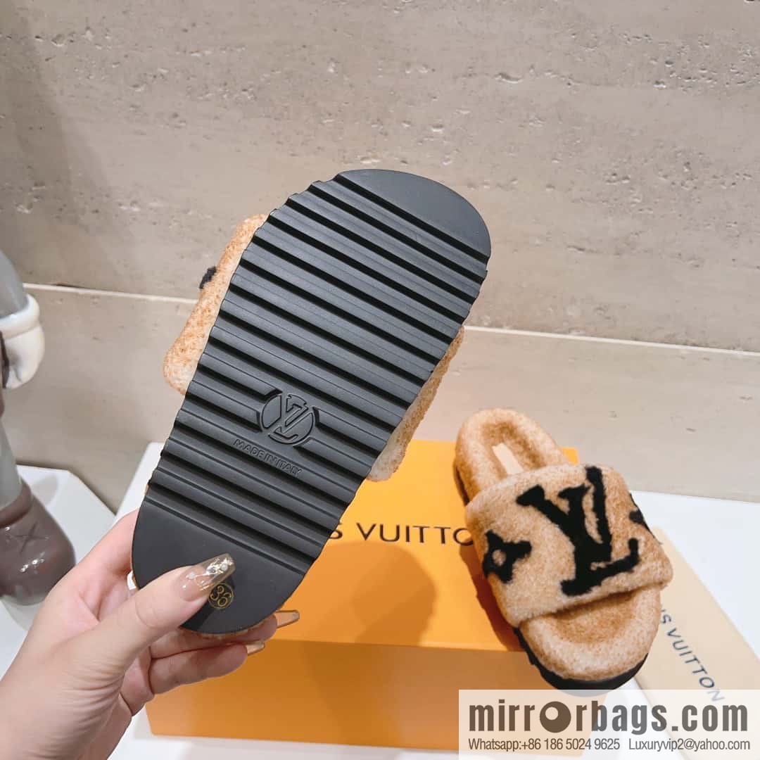 🐰🐰(Top version) Louis vuitton 2023 new wool slippers fine soft wool, grade 1 quality 🔝 pure fur