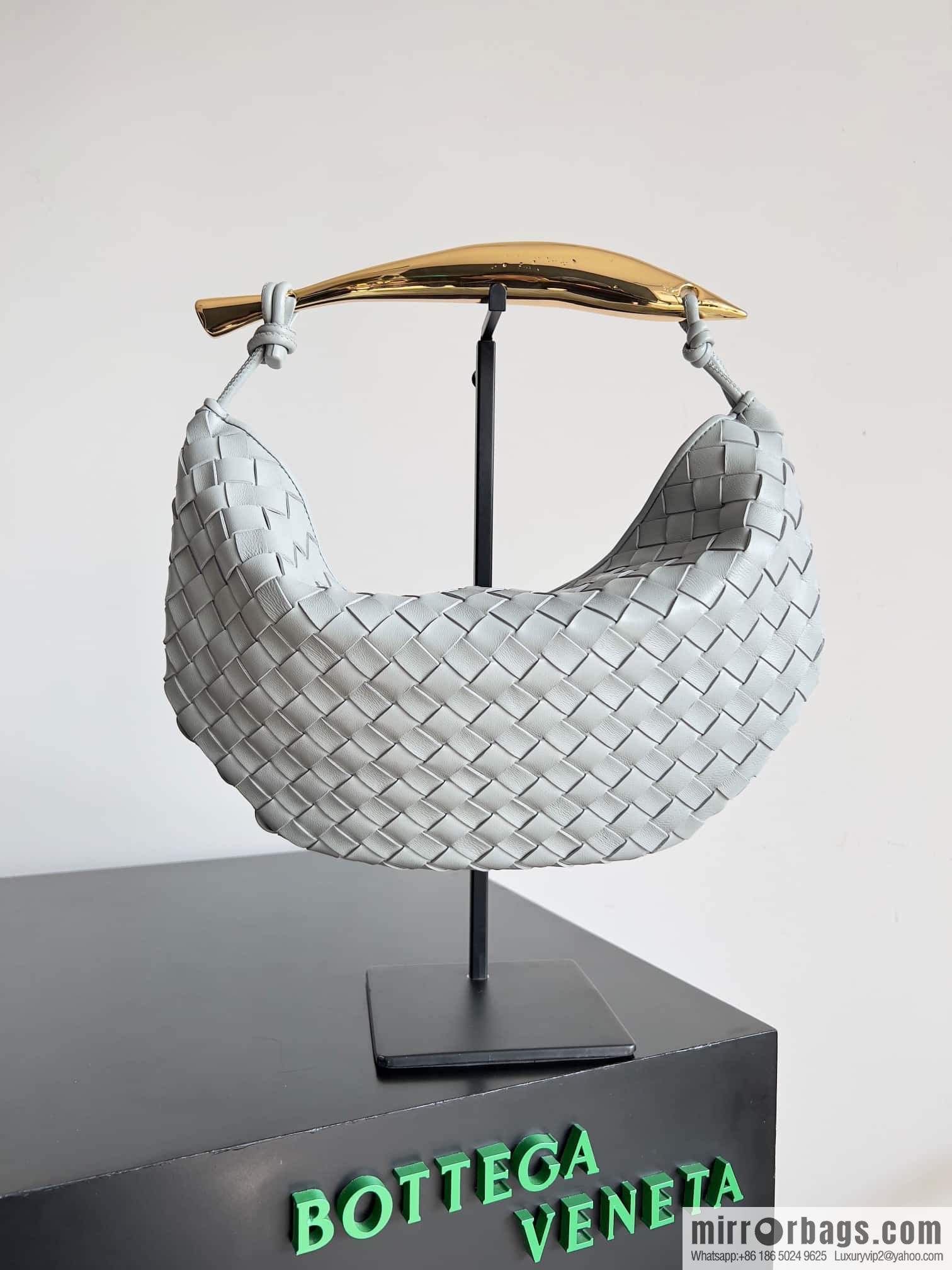 BottegaVeneta2023 spring and summer new, Baodiejia Bv mini sardines SARDINE agate gray, model number: 716082 large
