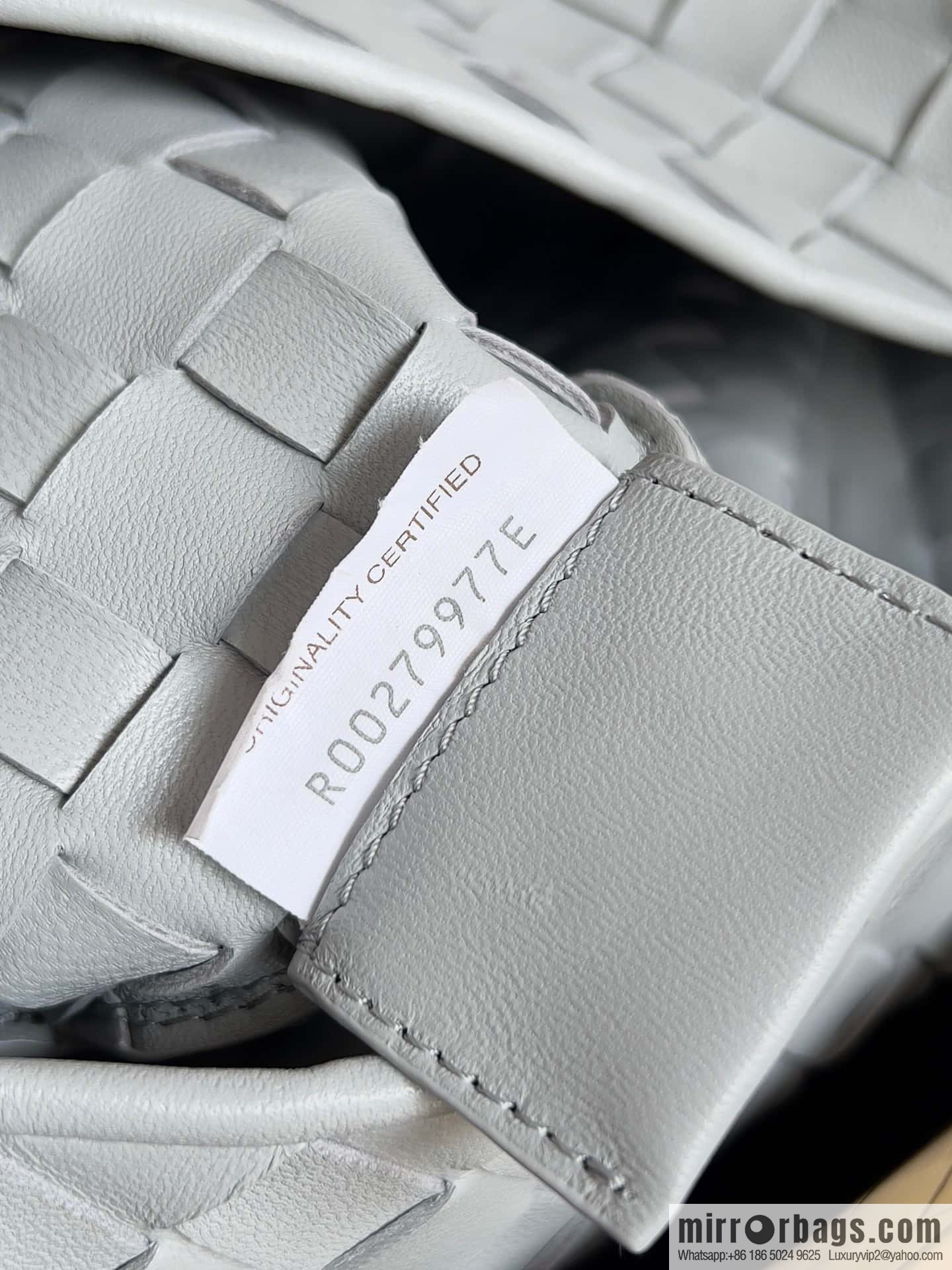 BottegaVeneta2023 spring and summer new, Baodiejia Bv mini sardines SARDINE agate gray, model number: 716082 large