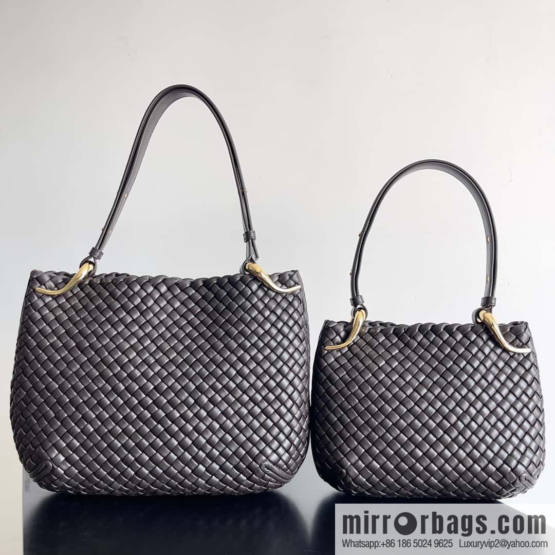 BV early spring new Clicker circular arc bag lamb woven leather, model number: 730968 chocolate color