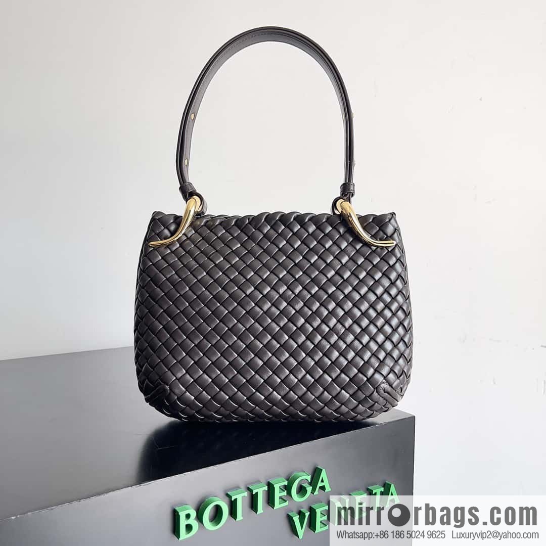 BV early spring new Clicker circular arc bag lamb woven leather, model number: 730968 chocolate color